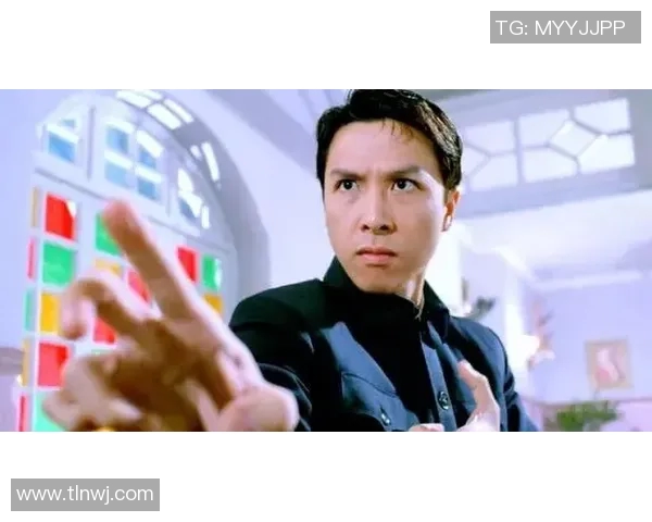 维尼修斯如何凭借速度与技术突破防线实现反击战术的成功运用